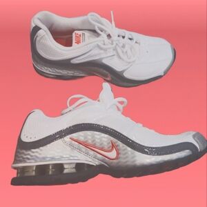 Nike REAX RUN 5 white w pink stitching on swoosh